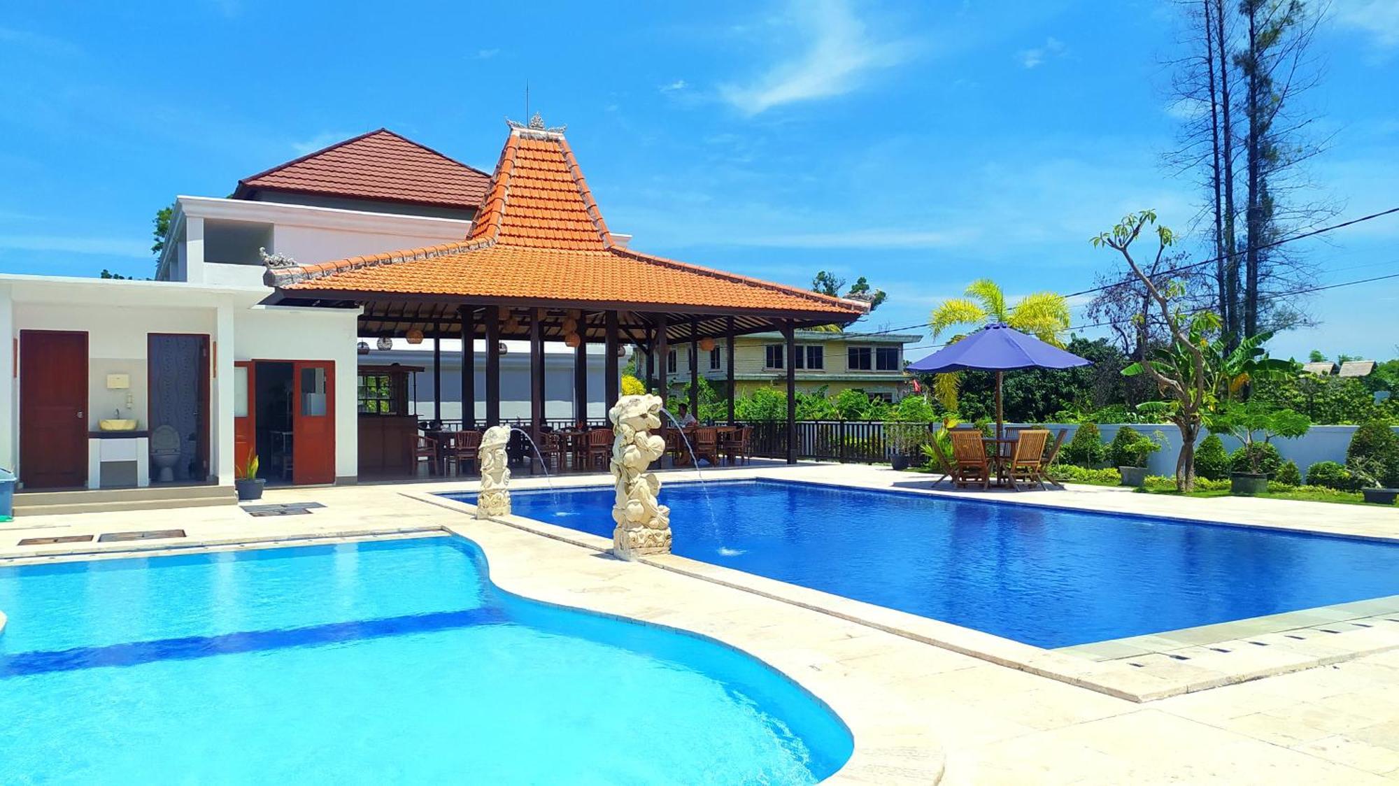 Puri Lovina Hotel Exterior photo