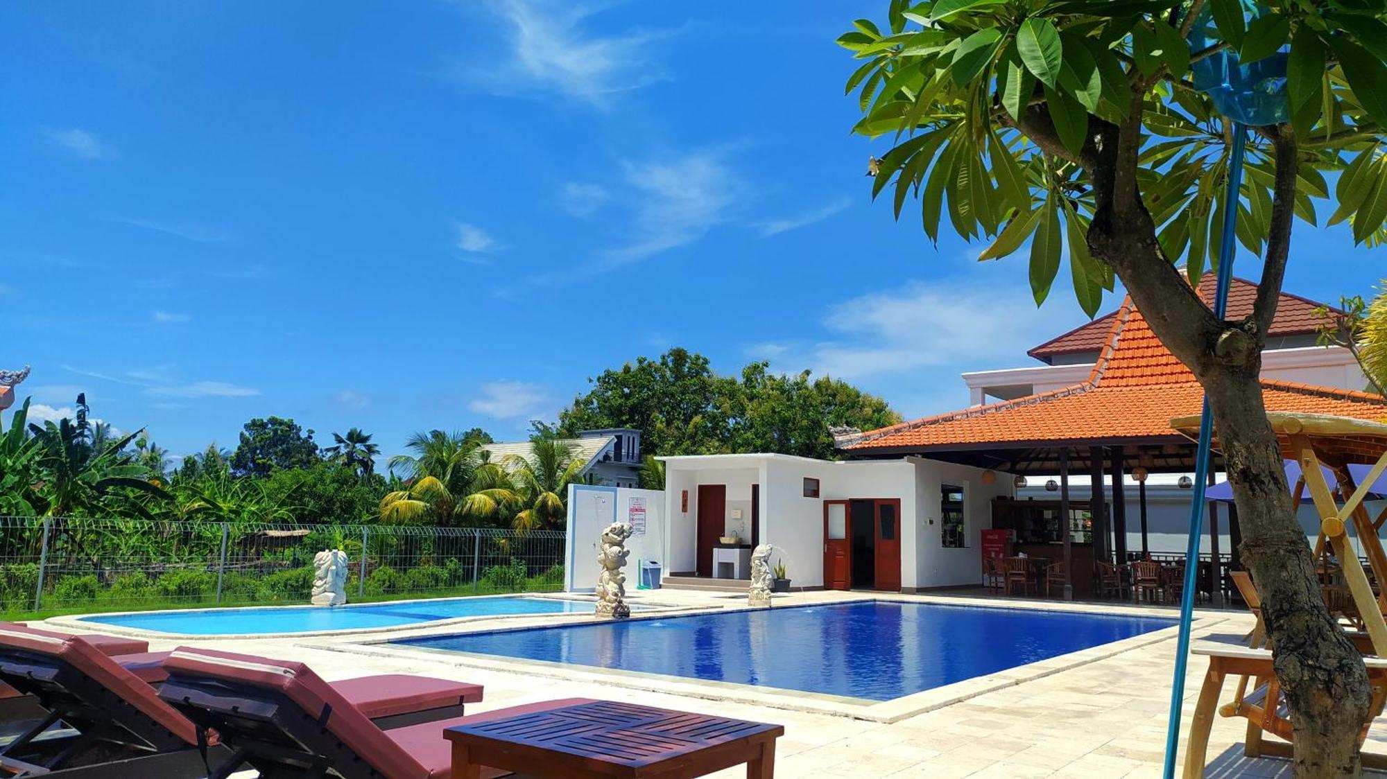 Puri Lovina Hotel Exterior photo